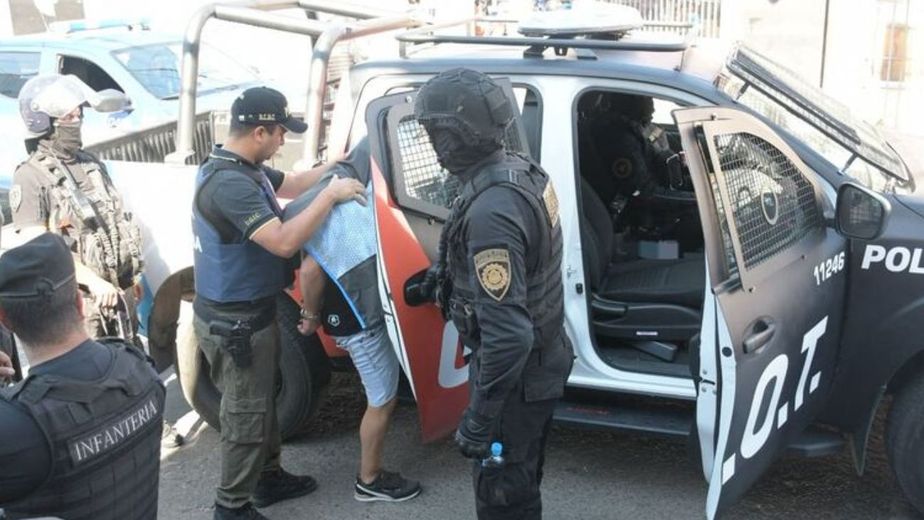 Tensión entre barras de Belgrano: detuvieron un hincha con una pistola cargada