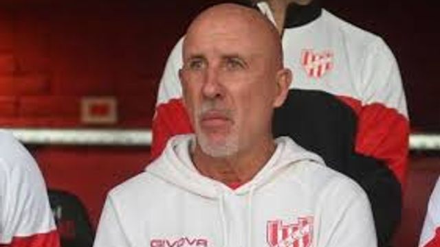El entrenador Daniel Oldrá y las explicaciones de por qué ya no es más el DT de Instituto.