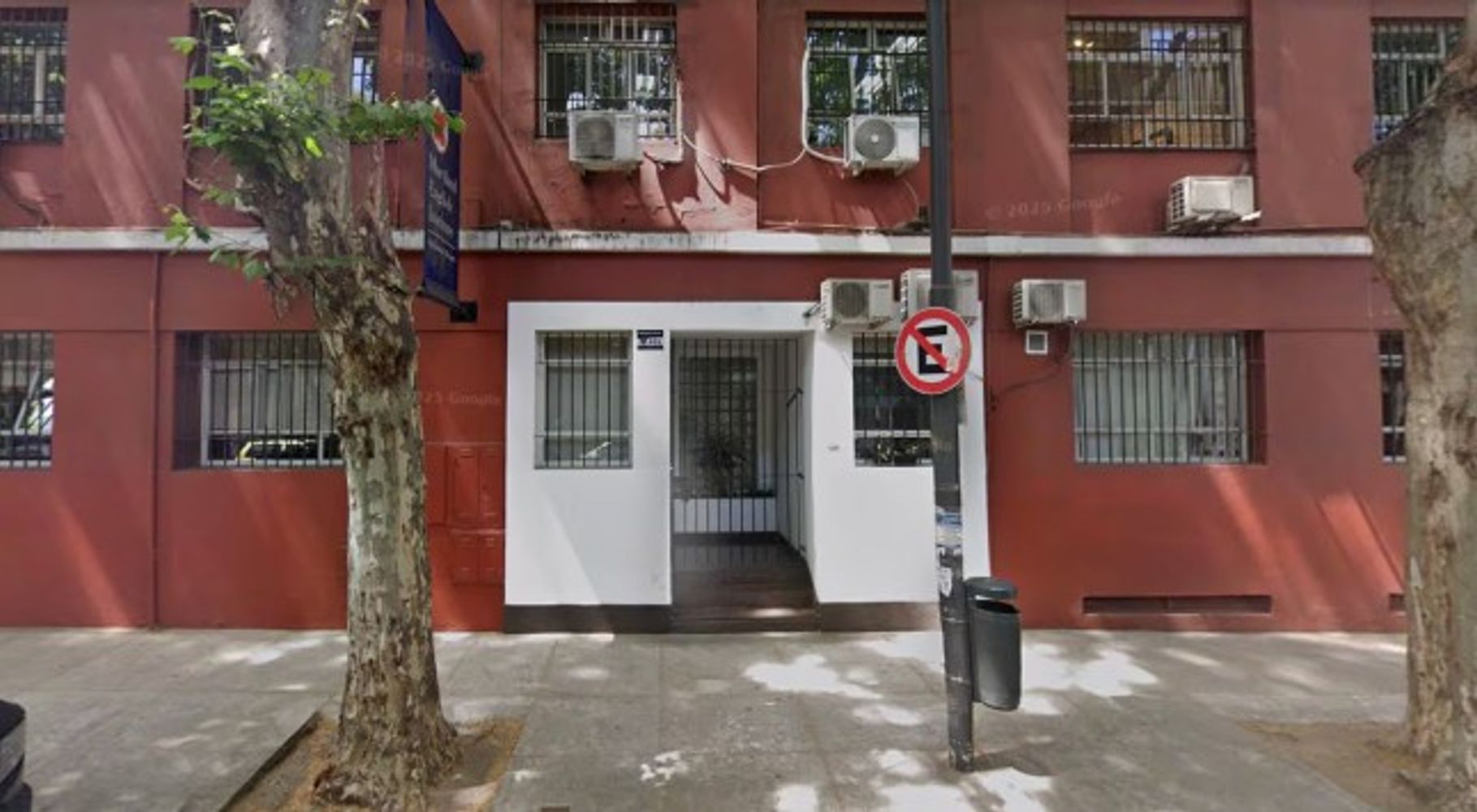 Denuncian a un padre por un presunto abuso a menores de un colegio.