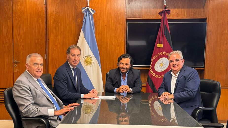 Gobernadores con Santili