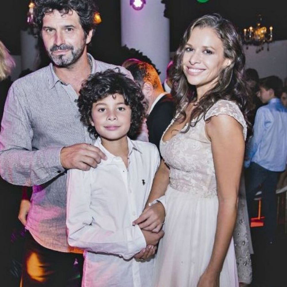 Julieta Ortega y su hijo.