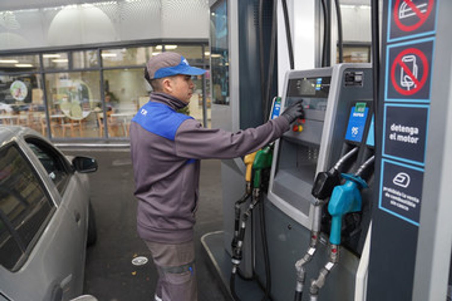 Cuánto gana un empleado de estación de servicio.