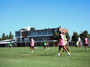 Alivio: Instituto confirmó la continuidad de un jugador clave para la temporada