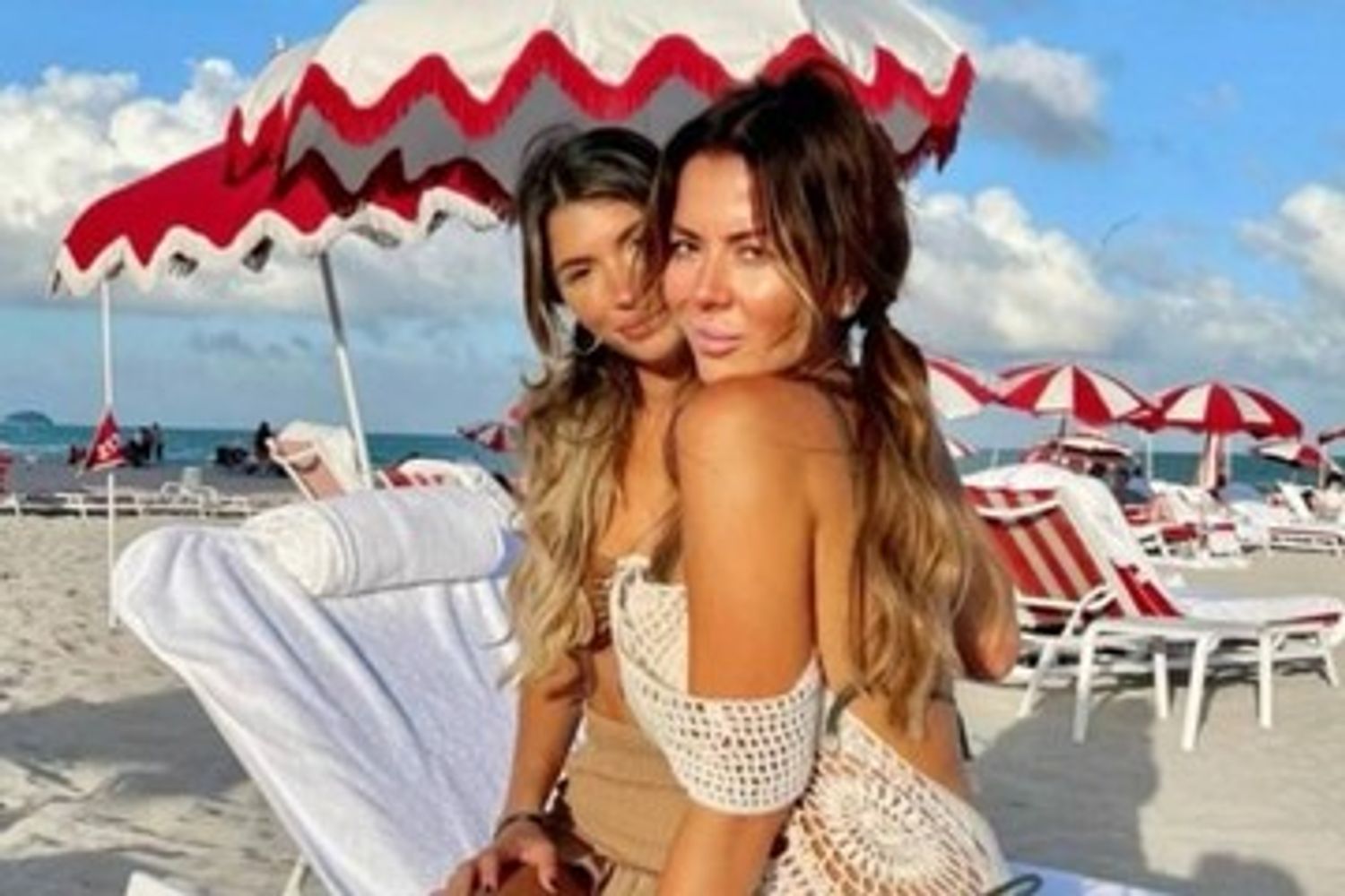 Karina Jelinek y Flor Parise.