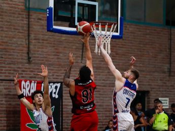 Colón descubrió las falencias de Jujuy Básquet y le asestó una derrota con 22 puntos de diferencia