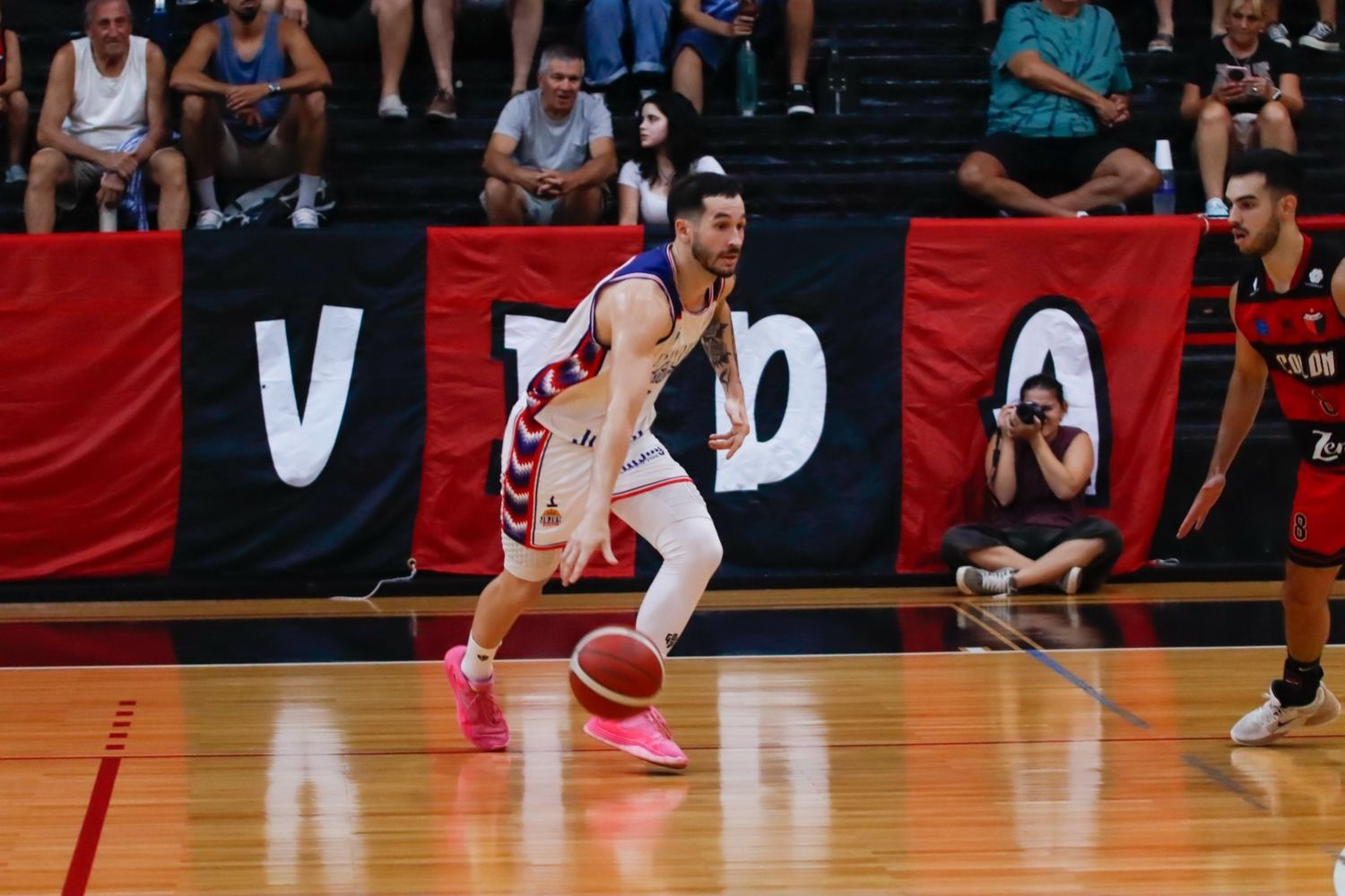 Nuevamente en el quinteto titular estuvo Juan Marini, que le aportó 13 puntos a Jujuy Básquet.