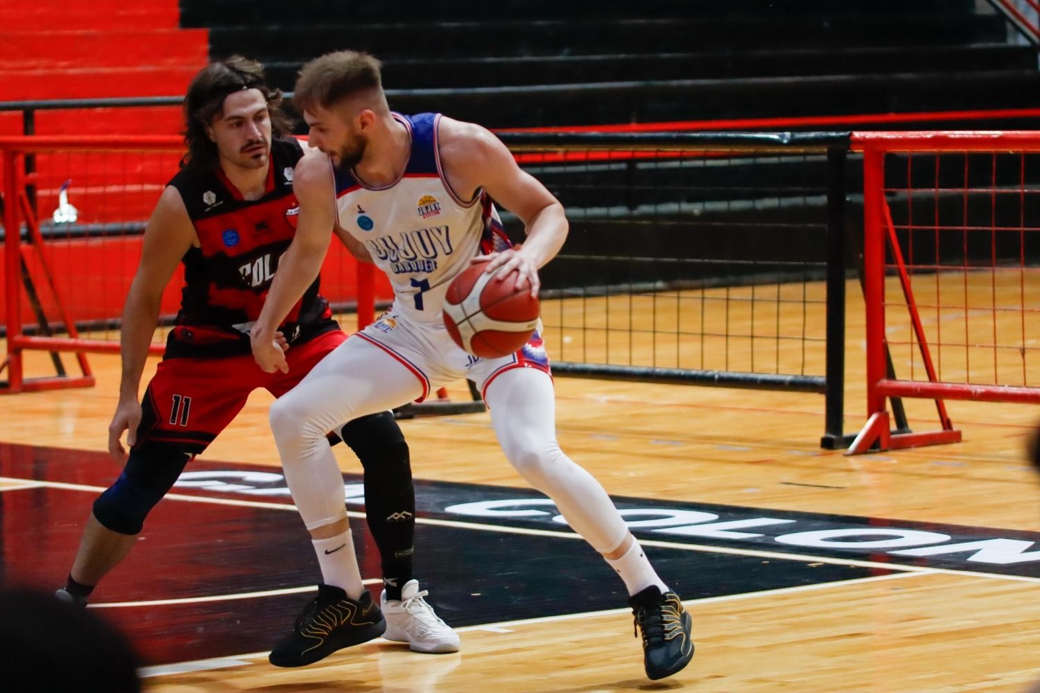 En el complicado juego ante Colón, Andriy Grytsak convirtió 12 puntos para Jujuy Básquet.