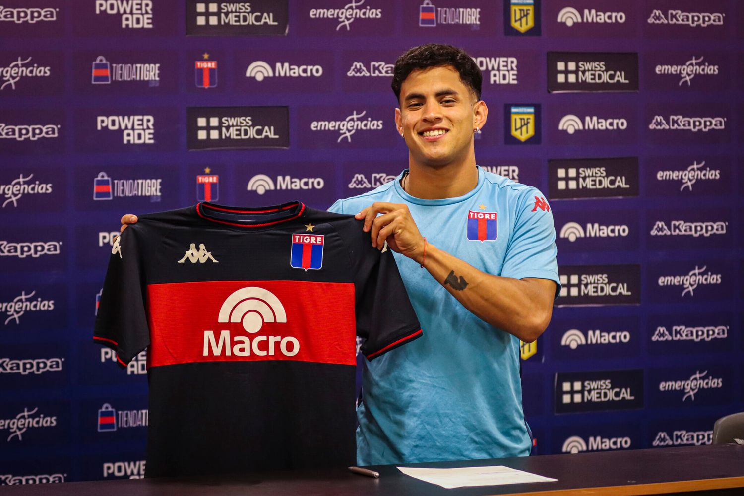 El "Rulo" David Romero puso el 1 a 0 ante Belgrano, con festejo Albiazul.