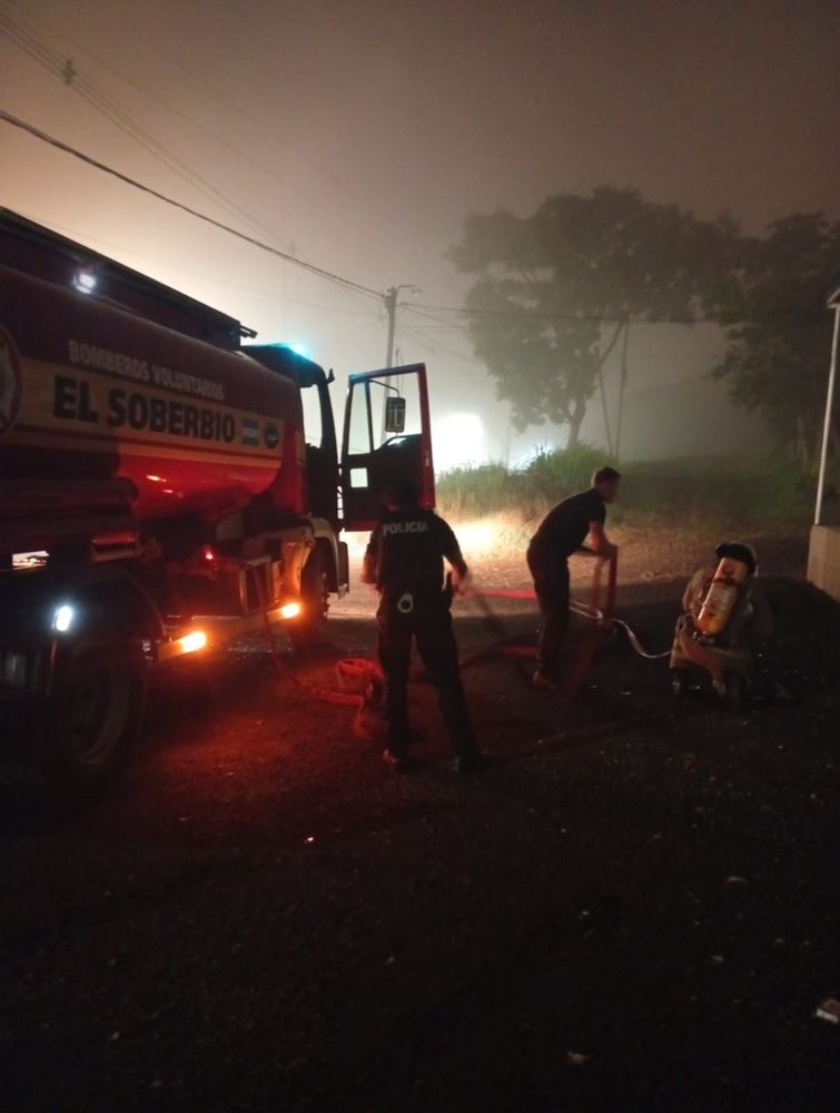 Incendio parcial en una funeraria de El Soberbio: no hubo personas lesionadas.