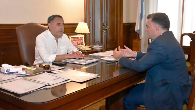  El ministro de Gobierno, Regino Amado y  el secretario de Gobierno y Relaciones Institucionales, Raúl Albarracin.