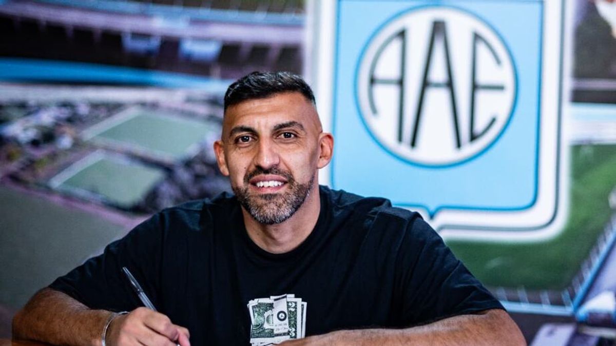 Wanchope Ábila puso la fima en Estudiantes de Río Cuarto: "Ojalá que sea con muchos goles"