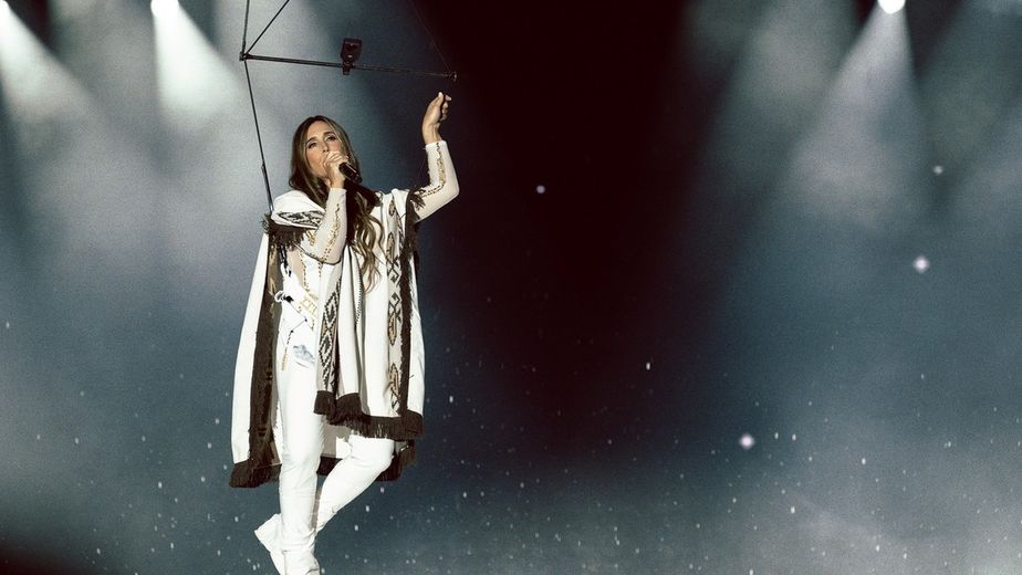 Bajo la lluvia, Soledad celebró 30 años de su debut en Cosquín con una noche épica