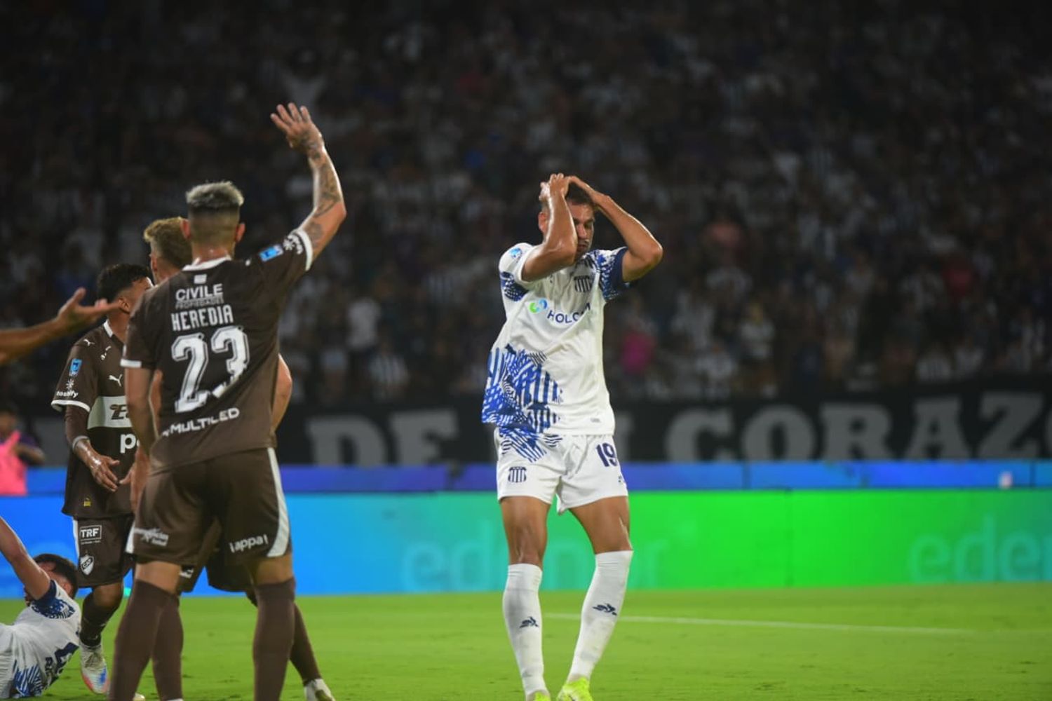 Talleres perdió contra Platense, en una noche increíble.