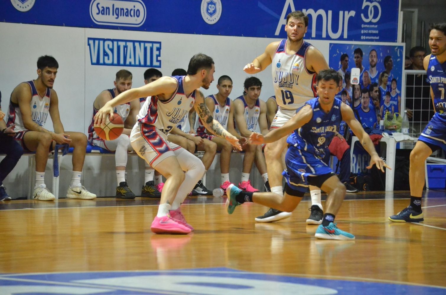 Jujuy Básquet se llevó los puntos de una cancha difícil como es el estadio "Víctor Comelli", del club Santa Paula en Santa Fe.