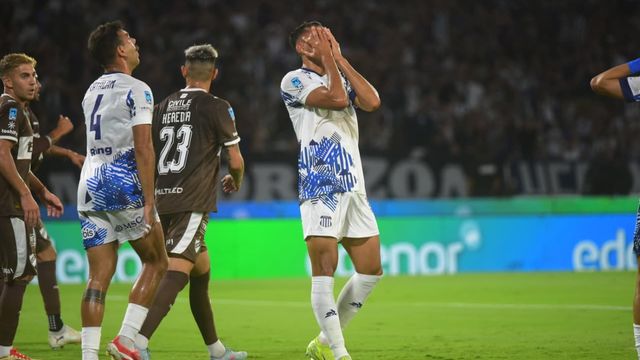 Mal partido de Talleres, y derrota en una noche increíble.