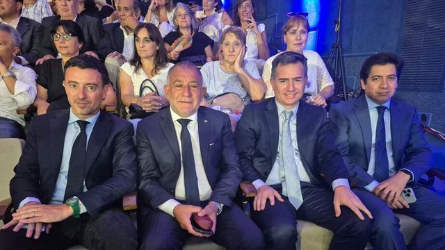 Rodrigo de Loredo, Luis Juez, Gabriel Bornoroni y Gonzalo Roca; juntos contra Martín Llaryora.
