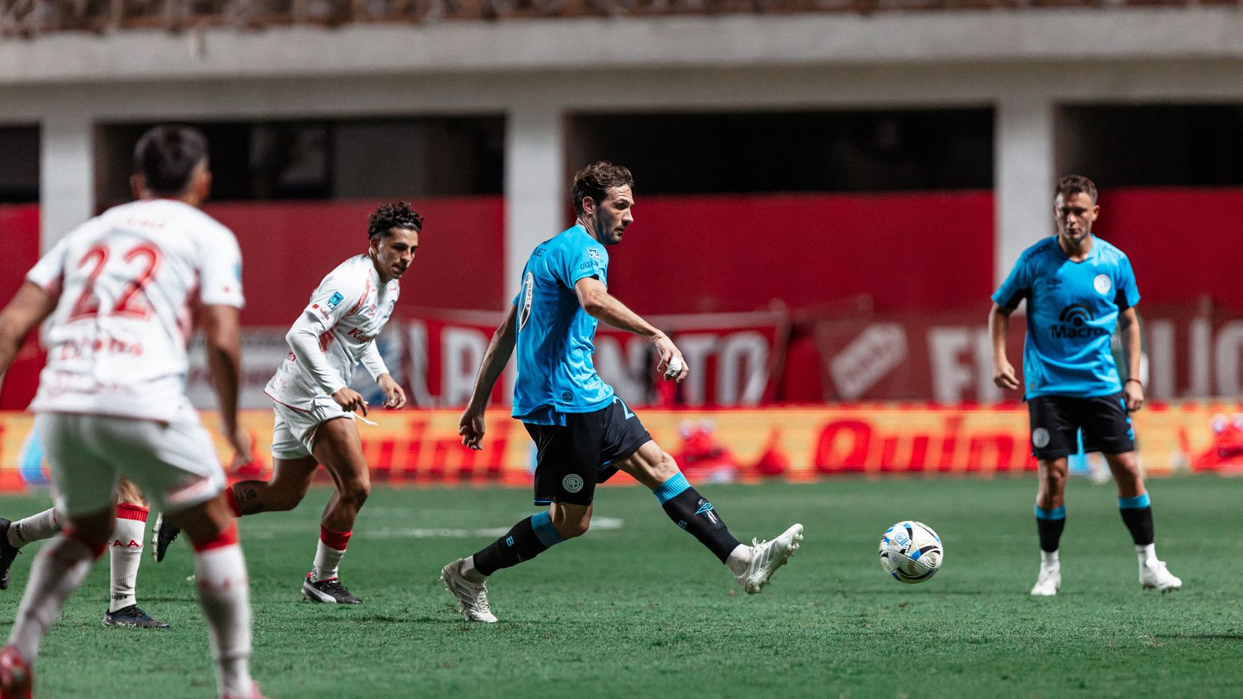 La magia de Franco Vázquez, para un Belgrano que estuvo cerca de traerse todo de La Paternal.