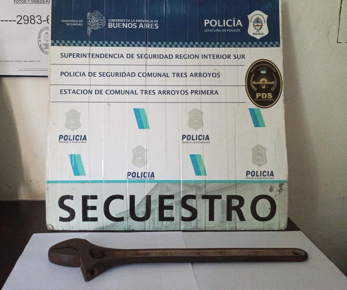 aprehendido por daño y amenazas en la casa de su expareja