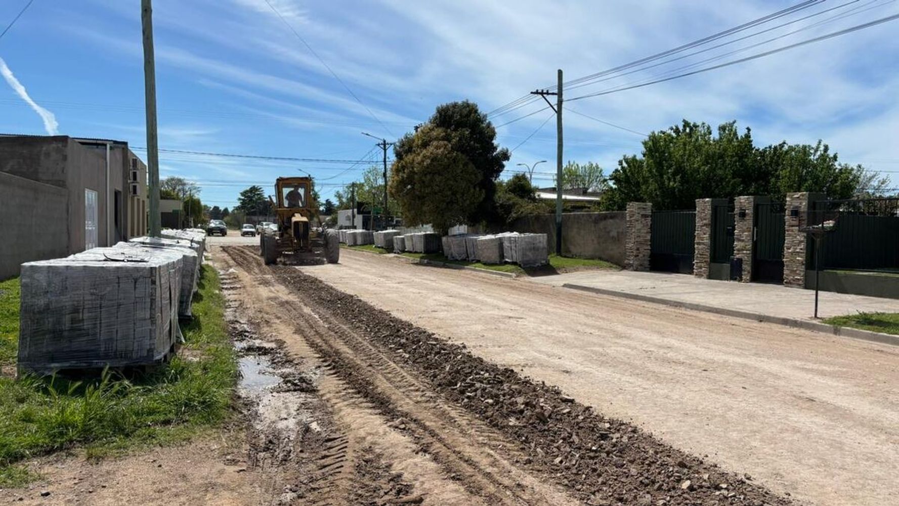 Obras de Asfalto en Gonzales Chaves (imagen de archivo)