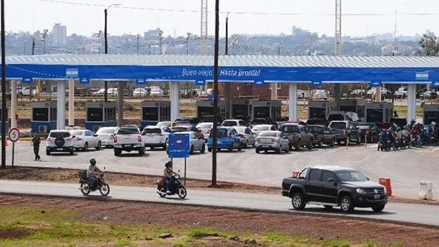 Una mujer murió tras descompensarse en el puente Posadas–Encarnación.