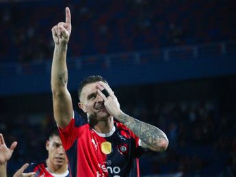 Pablo Vegetti anotó su primer gol en Cerro Porteño, con festejo Pirata