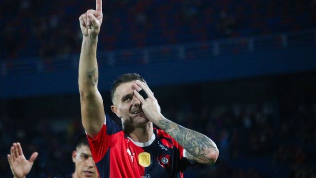 Primer gol de Pablo Vegetti en Cerro Porteño de Paraguay. Y festejo pirata.