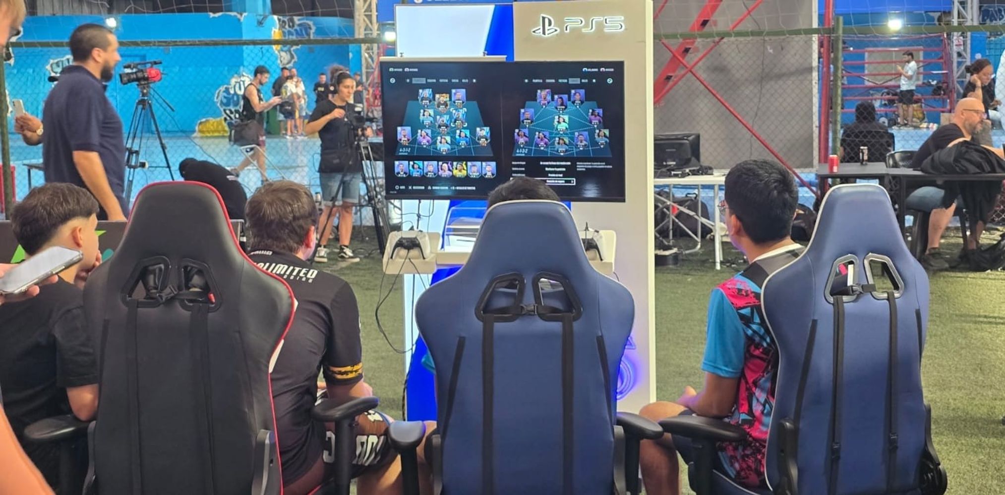 Integrantes del equipo jujeño, en plena competencia en la Copa Argentina Phygital "Rivals Edition".