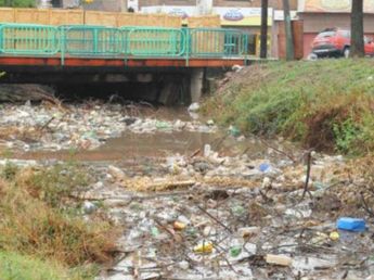 Horror en Córdoba: encontraron un cuerpo en un canal de zona sur