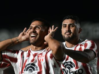 El primer gol de Franco Jara en Instituto, con festejo para su excompañero Nahuel Losada