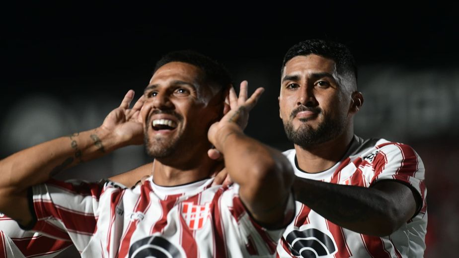 El primer gol de Franco Jara en Instituto, con festejo para su excompañero Nahuel Losada