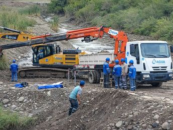 Equipos de Agua Potable de Jujuy reparan rotura de gran magnitud en acueducto de Palpalá