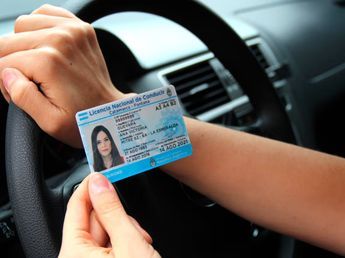 Conducir ahora es más fácil: ya no será necesario pagar multas para renovar la licencia 
