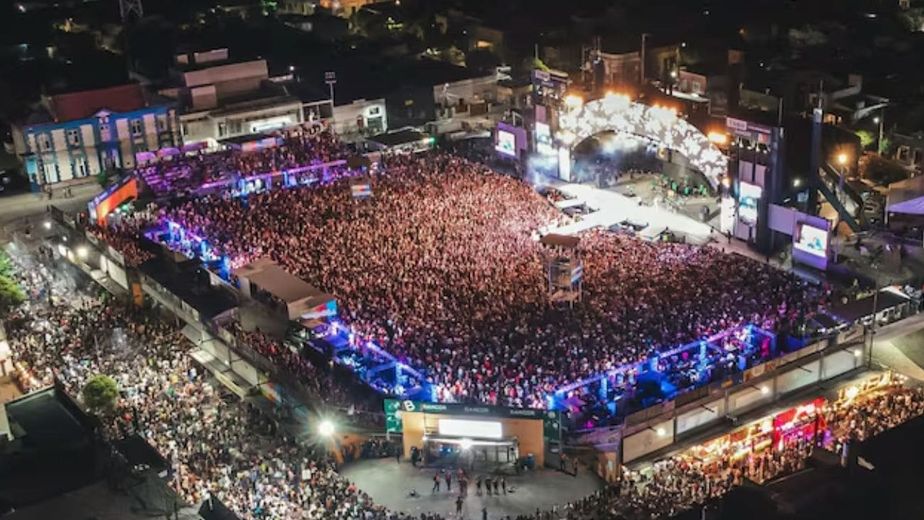 El Cosquín Cuarteto encendió la Próspero Molina en una jornada inaugural a puro "tunga-tunga"