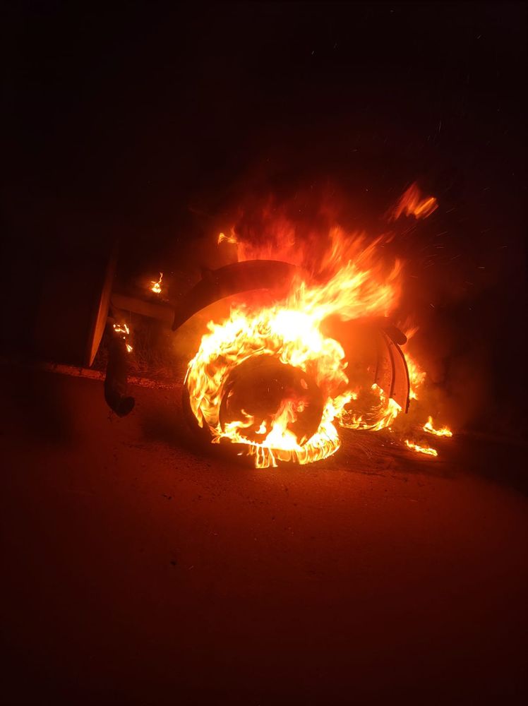 Controlaron el incendio de un camión sobre la Ruta Nacional 101 en Piñalito Norte.