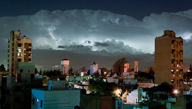 Córdoba espera tormentas en el anochecer.