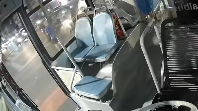 La agresión del colectivero en Flores.