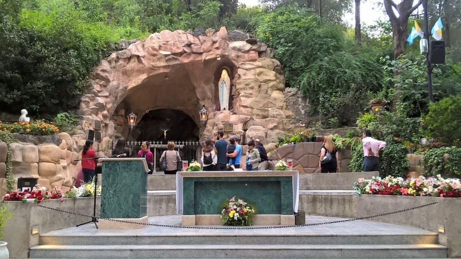 Se viene otra peregrinación a la Virgen de Lourdes.