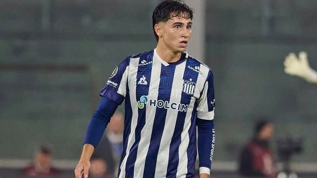 El juvenil Santiago Fernández va a pelear por un lugar en la defensa de Talleres. 
