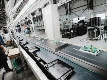 Una reconocida empresa de electrodomésticos finalizó el contrato de 45 operarios y suspendió a otros 70