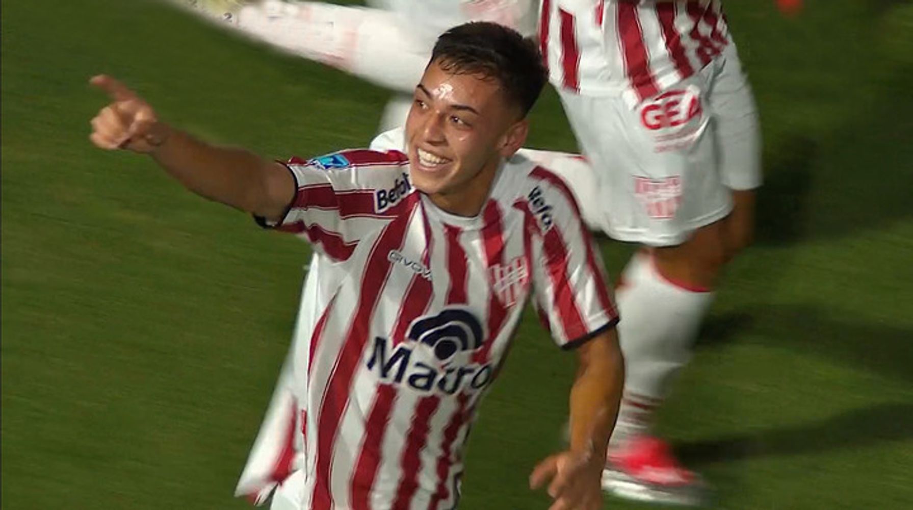Matías Gallardo, volante de Instituto.