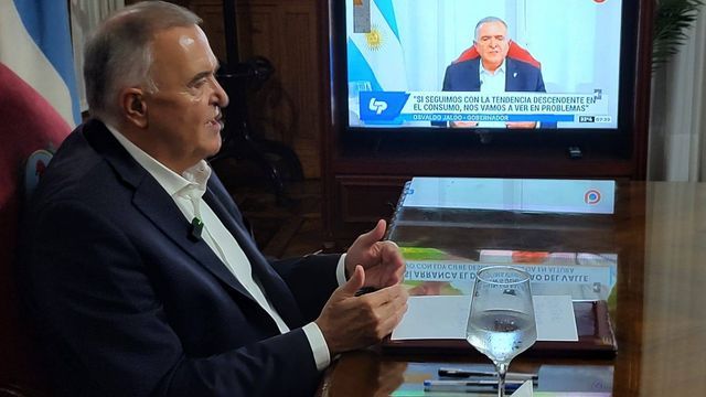 El planteo incluyó deudas con organismos, demoras de transferencias y un mensaje de apertura de sesiones con balance y pendientes.