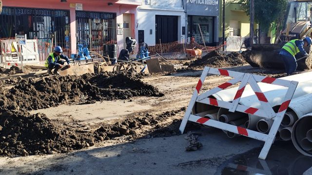 Gustavo Obed, presidente de ABSA recorrió la obra de Espora al 600 en Punta Alta. 