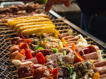 Córdoba: cuánto cuesta comer y beber en el Encuentro de Colectividades de Alta Gracia
