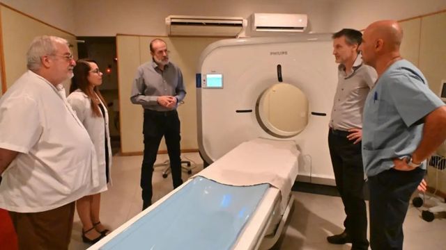 El Hospital Municipal de Bahía Blanca incorporó un tomógrafo computado financiado por la donación realizada por La Renga.