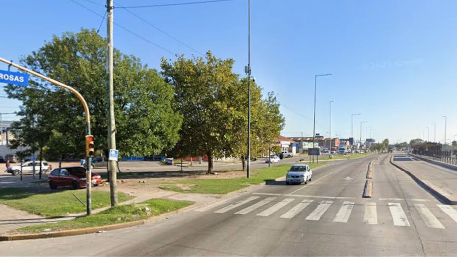Una policía mató a tiros a un delicuente que intentaba robarle la moto