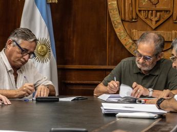 Pagani firmó contrato para nuevas obras en la UNT
