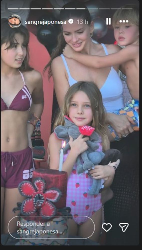 China Suárez y sus hijos