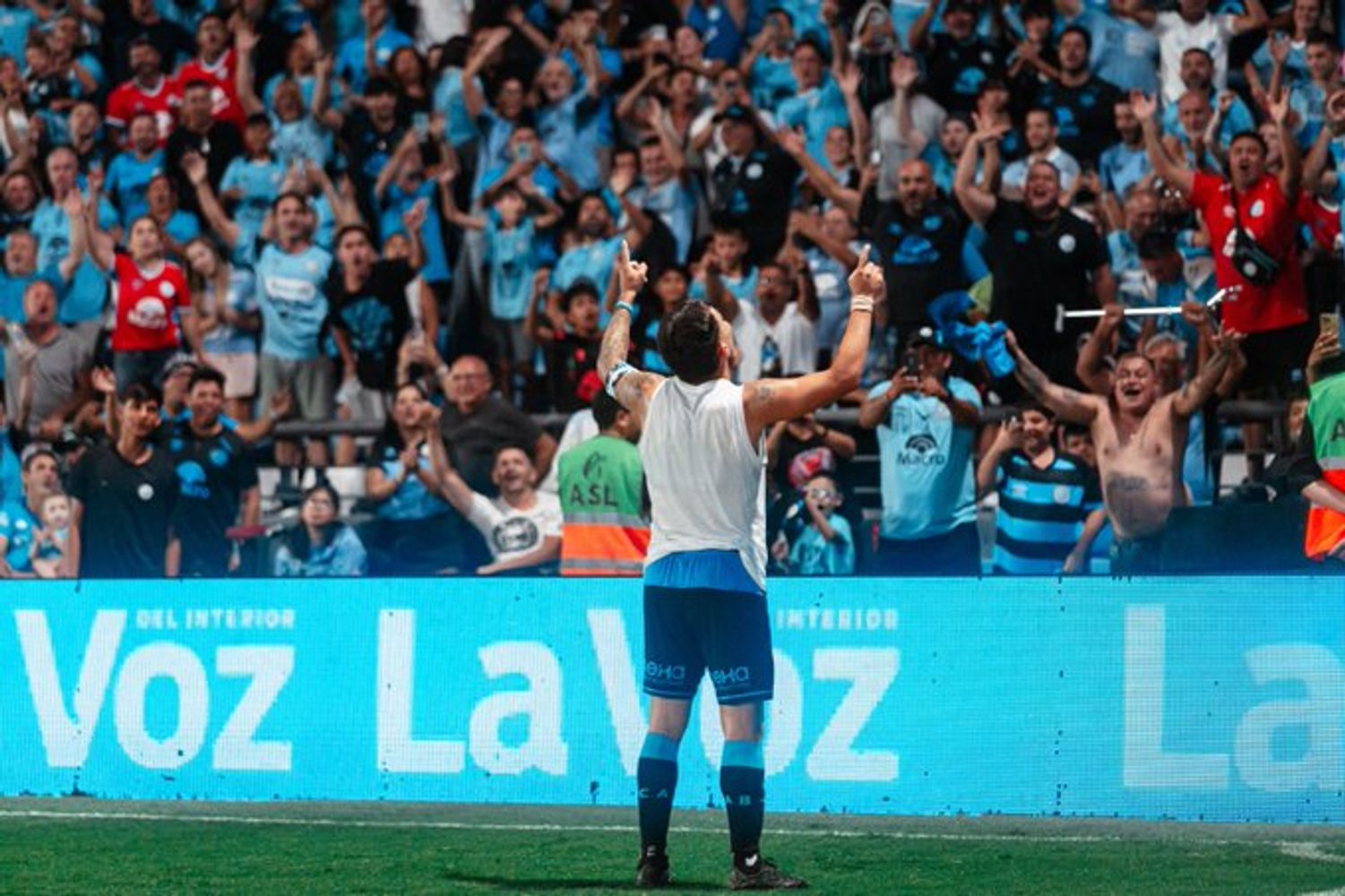 Golazo y tributo de Lucas Zelarayán para el público de Belgrano que deliró con el 1 a 0 frente a Banfield.