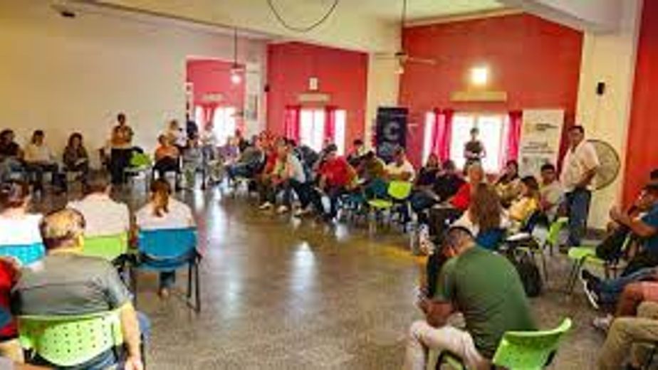 Fiambalá: reunión con actores productivos y un encuentro posterior con vecinos