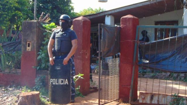 Eldorado: allanamiento por delitos contra la propiedad terminó con seis demorados y el secuestro de drogas.